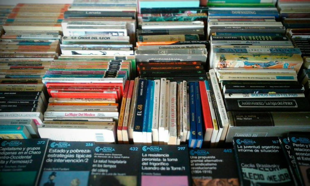 Avda Corrientes está repleta de librerías de ofertas y de saldos - Foto: la masmédula